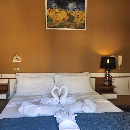 Ξενοδοχείο Clan 2*